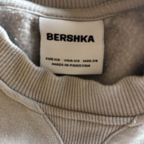 Bershka Cropped Sweatshirt Beige Neutral 15" Length Oversized Fit XS - Picture 6 of 7